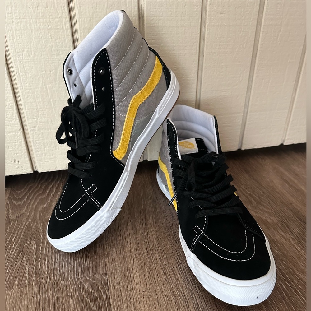 Vans Sk8 Hi - BRAND NEW